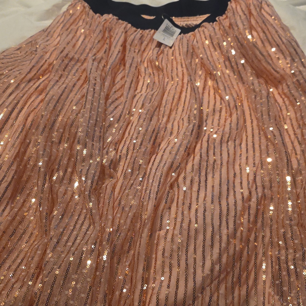NWT Torrid Pleated Sequin Tea Length Skirt - Picture 5 of 7